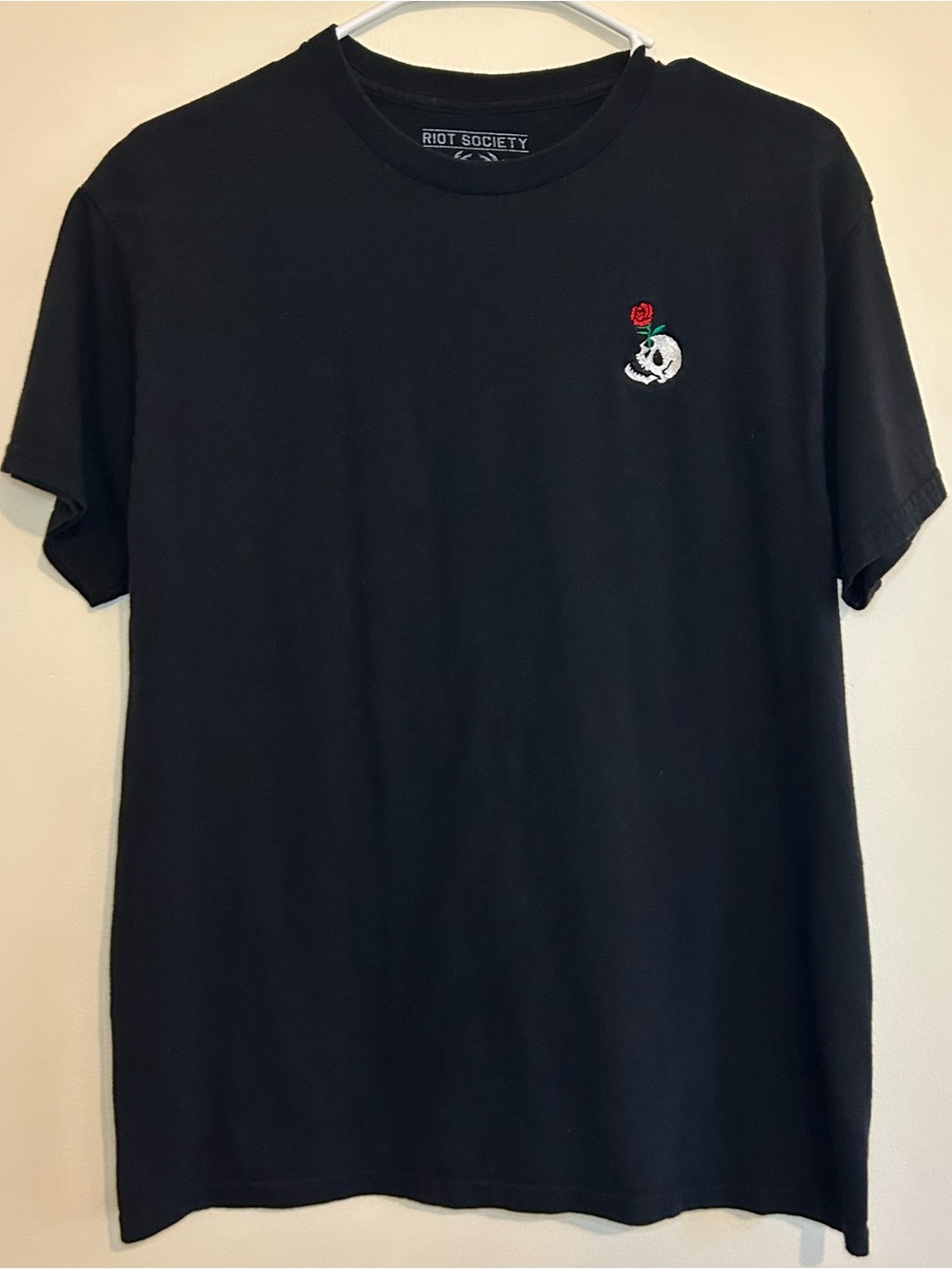 riot society Black Tee with White Skull & Red Rose Chest Embroidery